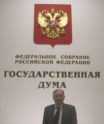 Piotr Dutkiewicz at the main entrance Hall of the Russian Duma