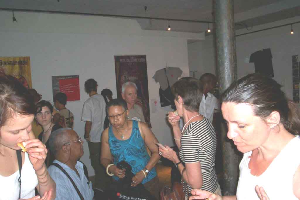 Point de presse à la petite galerie de la Chapelle du Verbe Incarné lors de l'annonce de la création de la troupe Kokolampoe en Guyane française