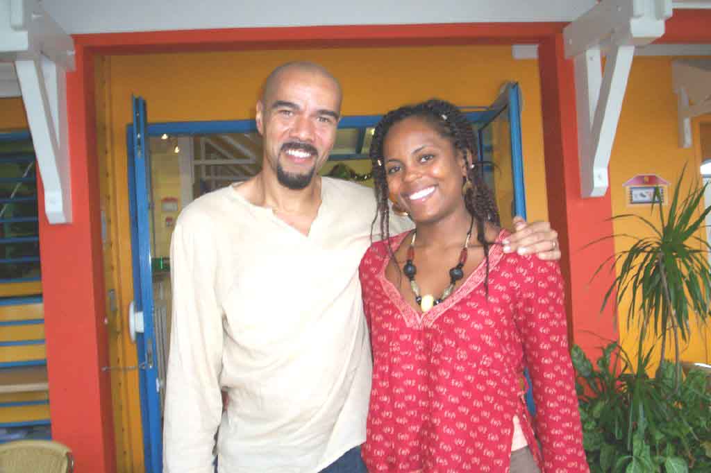 Dominik Bernard et Daniely Francisque, deux comédiens dans Africa Solo, décembre 2006, au Moule